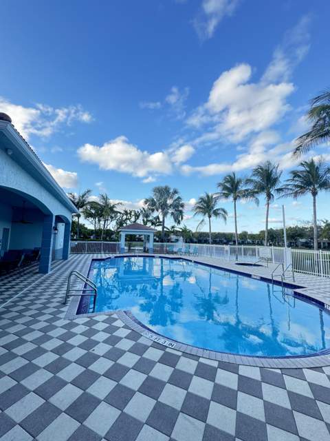 1992 Alamanda Way, Riviera Beach FL - photo 14 of 14