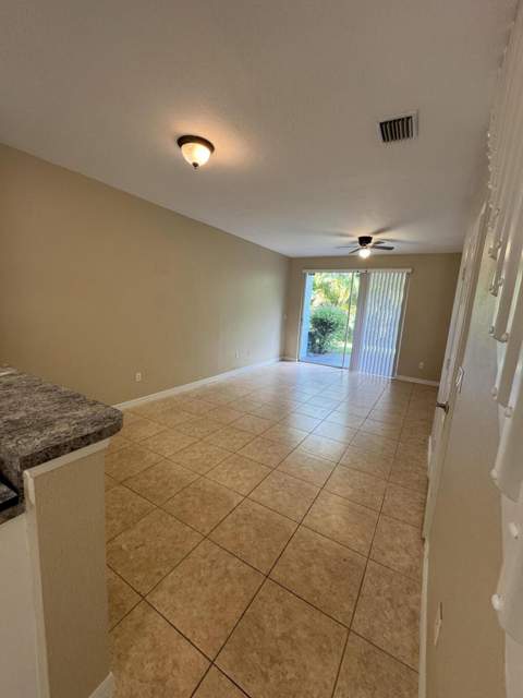 1992 Alamanda Way, Riviera Beach FL - photo 6 of 14