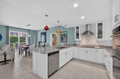 1013 Bay Colony Drive, Juno Beach FL - photo 14 of 46
