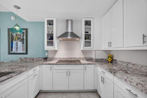 1013 Bay Colony Drive, Juno Beach FL - photo 12 of 46