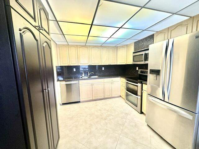 2 bedroom Condominium at 1049 Lincoln C, Century Village, Boca Raton — photo 3