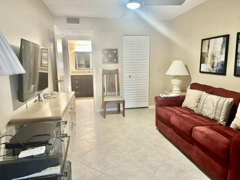 1049 Lincoln C, Boca Raton FL - photo 12 of 55