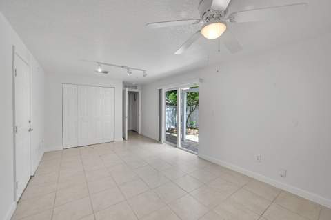453 NE 1st Street, Pompano Beach FL - photo 8 of 62