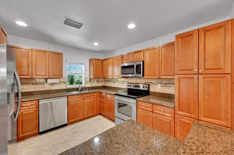 453 NE 1st Street, Pompano Beach FL - photo 6 of 62
