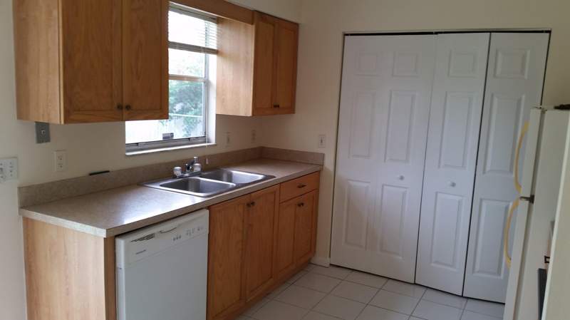 3 bedroom Single Family Residence at 460 Fleming Avenue, Greenacres 2, Greenacres — photo 4
