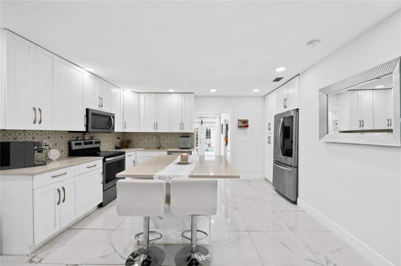 2 bedroom Single Family Residence at 4010 Coral Springs Drive, Chevy Chase, Coral Springs — photo 4