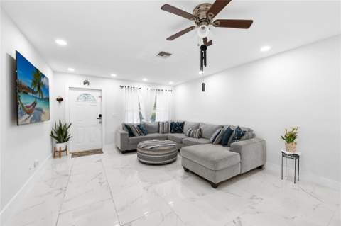 4010 Coral Springs Drive, Coral Springs FL - photo 10 of 25