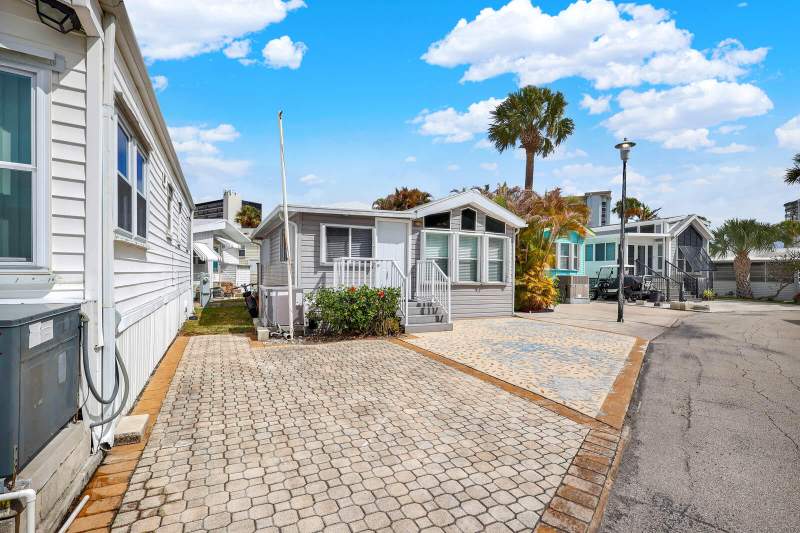 2 bedroom Manufactured Home at 10725 S Ocean Drive #534, Holiday Out At St Lucie Section B, Jensen Beach — photo 4