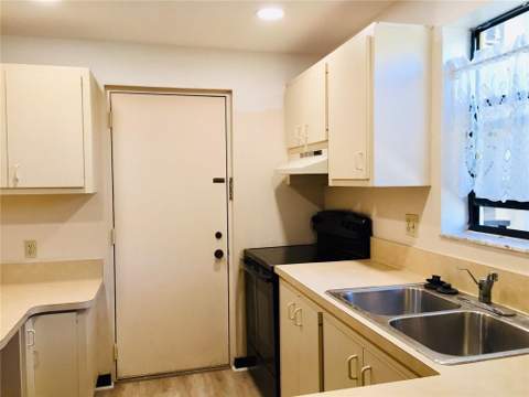 2316 S Cypress Bend Drive #220, Pompano Beach FL - photo 6 of 50