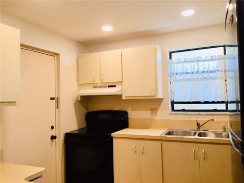 2316 S Cypress Bend Drive #220, Pompano Beach FL - photo 12 of 50