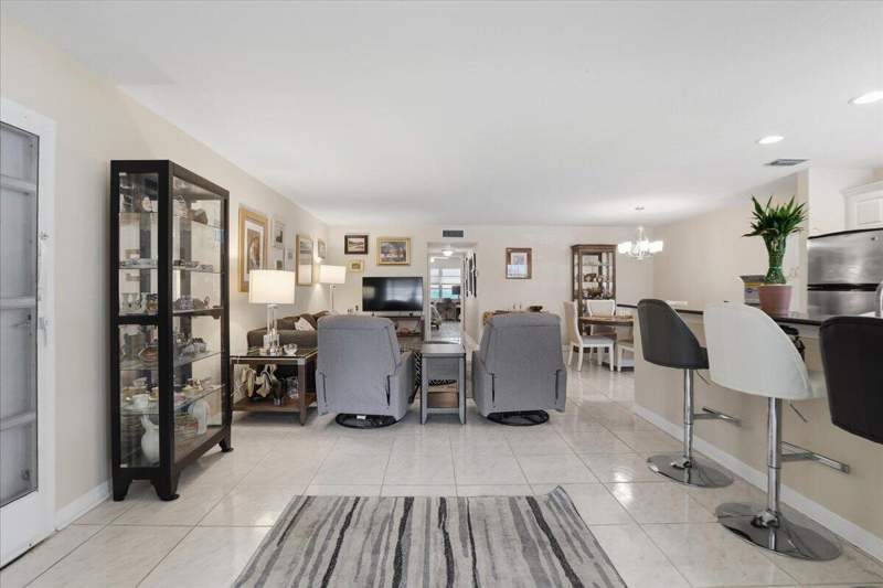 1 bedroom Villa at 1172 S Drive Circle #B, High Point Of Delray Sec 5 Condo, Delray Beach — photo 3