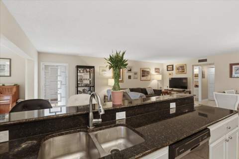 1172 S Drive Circle #B, Delray Beach FL - photo 8 of 22