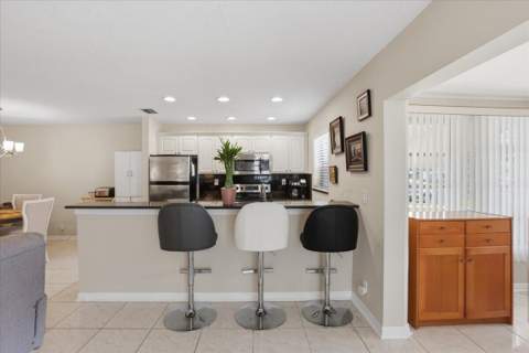 1172 S Drive Circle #B, Delray Beach FL - photo 9 of 22