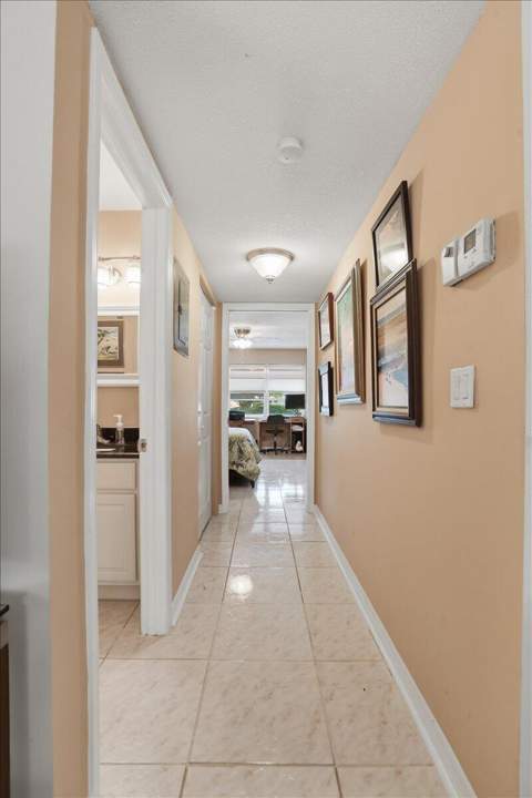 1172 S Drive Circle #B, Delray Beach FL - photo 13 of 22