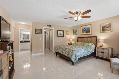 1172 S Drive Circle #B, Delray Beach FL - photo 16 of 22