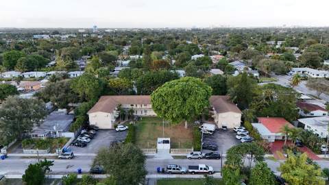 2621 Grant Street #10A, Hollywood FL - photo 13 of 14