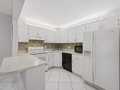 407 Pine Glen Lane #B-1, Greenacres FL - photo 10 of 24