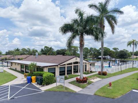 407 Pine Glen Lane #B-1, Greenacres FL - photo 21 of 24