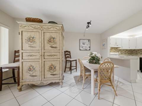 407 Pine Glen Lane #B-1, Greenacres FL - photo 8 of 24