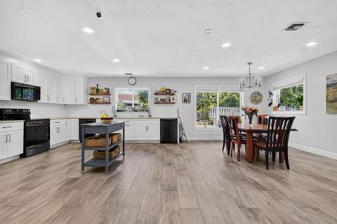 9404 NW 37th Court, Coral Springs FL - photo 8 of 40