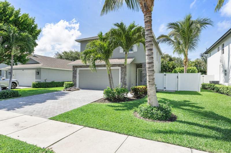 4 bedroom Single Family Residence at 430 Lucky Lane, Southridge, Delray Beach — photo 3