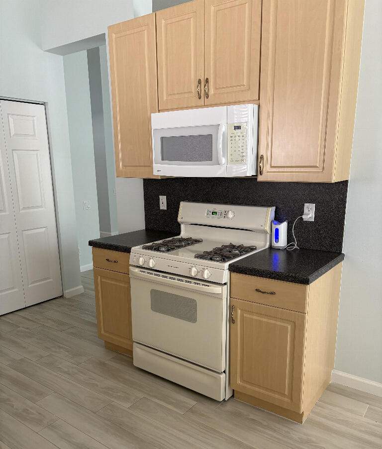 3 bedroom Single Family Residence at 172 NW Lawton Road, Cascades At St Lucie , Port St. Lucie — photo 4