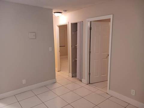 708 NW 6th Street, Hallandale Beach FL - photo 6 of 8