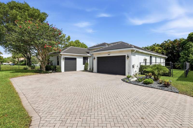 5 bedroom Single Family Residence at 4797 NW 72nd Place, Hidden Lake, Coconut Creek — photo 3