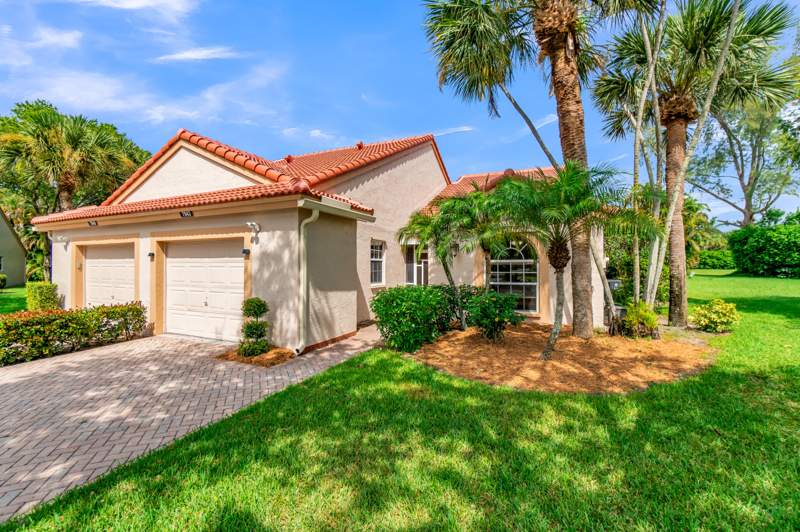 2 bedroom Villa at 7943 Lake Sands Drive, Emerald Pointe 2, Delray Beach — photo 4