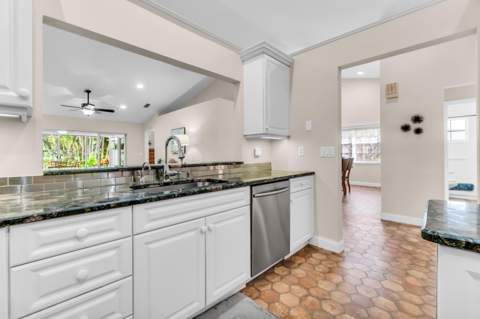 7943 Lake Sands Drive, Delray Beach FL - photo 13 of 40