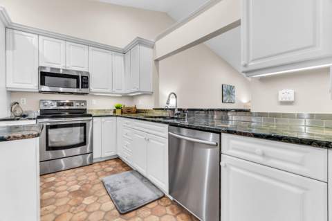 7943 Lake Sands Drive, Delray Beach FL - photo 9 of 40