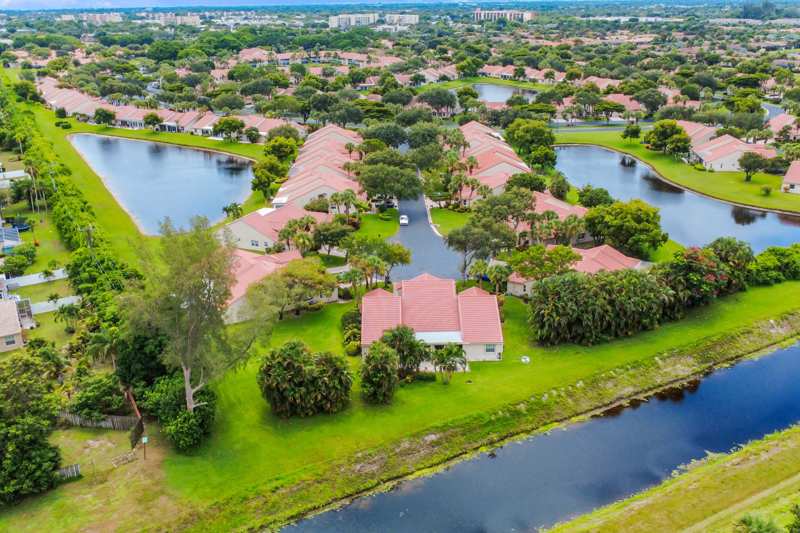 2 bedroom Villa at 7943 Lake Sands Drive, Emerald Pointe 2, Delray Beach — photo 1