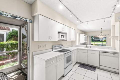 7408 Lake Meadow Way #101, Boynton Beach FL - photo 16 of 54