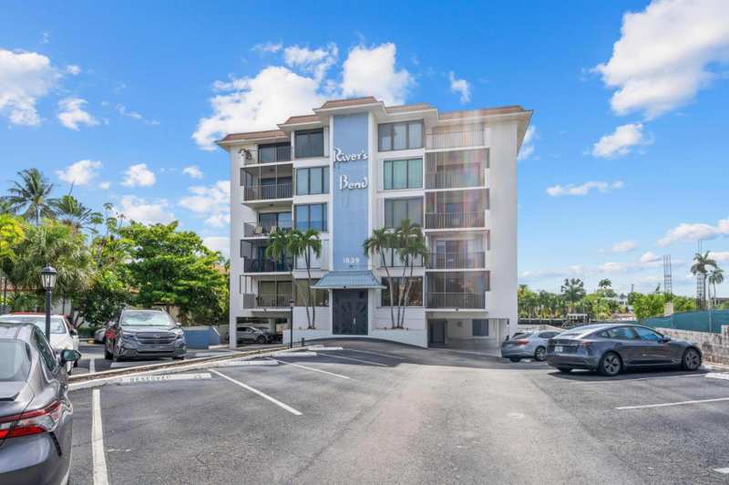 1 bedroom Condominium at 1839 Middle River Drive #501, Rivers Bend Condo, Fort Lauderdale — photo 1