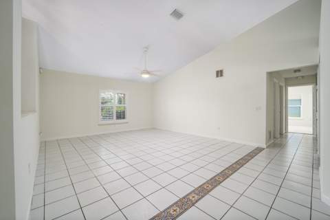 649 NE Horizon Lane, Port St. Lucie FL - photo 8 of 31