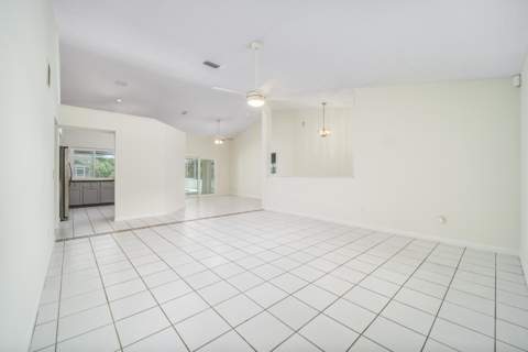 649 NE Horizon Lane, Port St. Lucie FL - photo 9 of 31