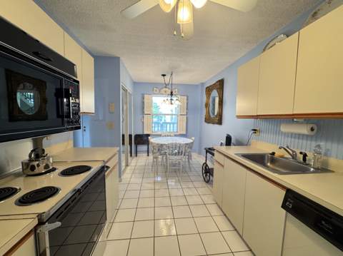 6768 N 10th Avenue #303, Lake Worth FL - photo 16 of 40