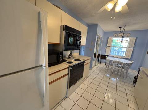 6768 N 10th Avenue #303, Lake Worth FL - photo 17 of 40
