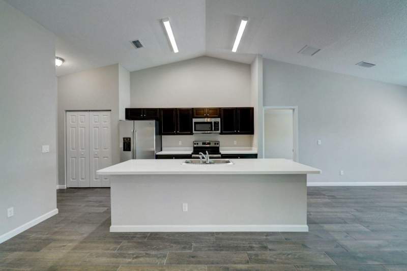 4 bedroom Single Family Residence at 1913 SW Swift Avenue, Port St Lucie Section 11, Port St. Lucie — photo 3