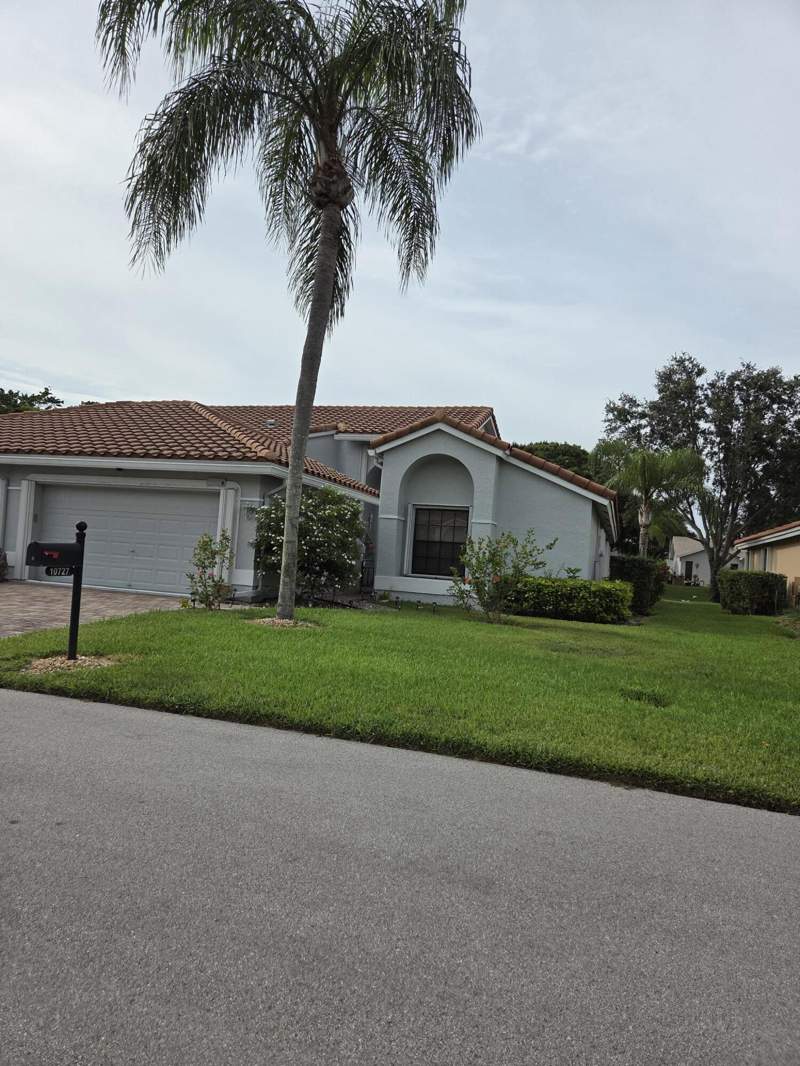 2 bedroom Townhouse at 10727 Ladypalm Lane #B, Waterberry Sec 04, Boca Raton — photo 2