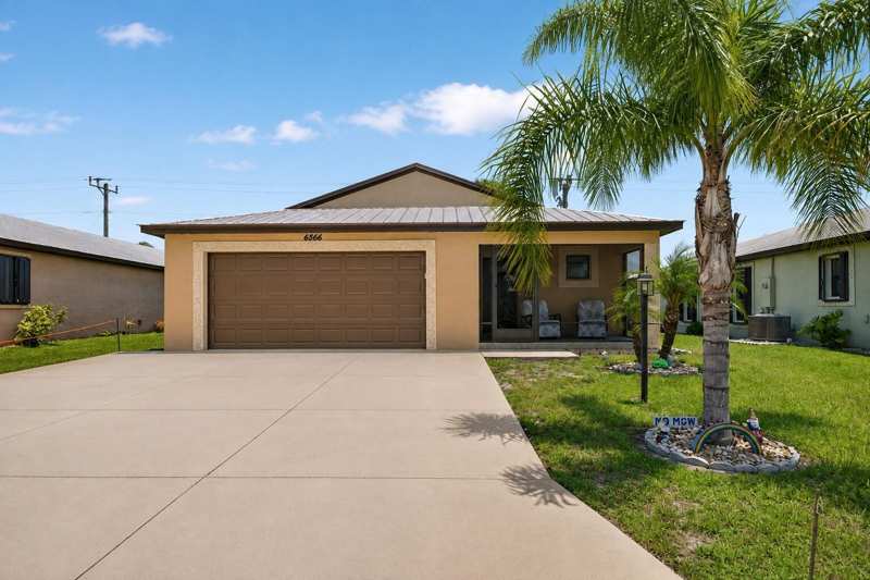2 bedroom Single Family Residence at 6456 Alemendra Street, Spanish Lakes Fairways Leasehold Estates, Fort Pierce — photo 1