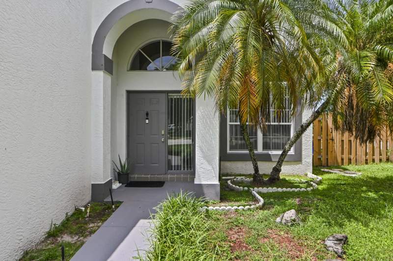 4 bedroom Single Family Residence at 7581 Bristol Bay Lane, Lake Charleston, Lake Worth — photo 3