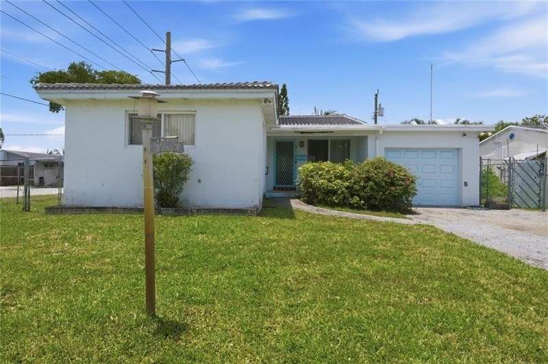 3 bedroom Single Family Residence at 2300 N 57th Terrace, Sheridan Park, Hollywood — photo 2