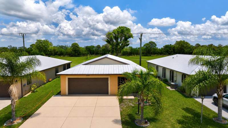 2 bedroom Single Family Residence at 6456 Alemendra Street, Spanish Lakes Fairways Leasehold Estates, Fort Pierce — photo 3