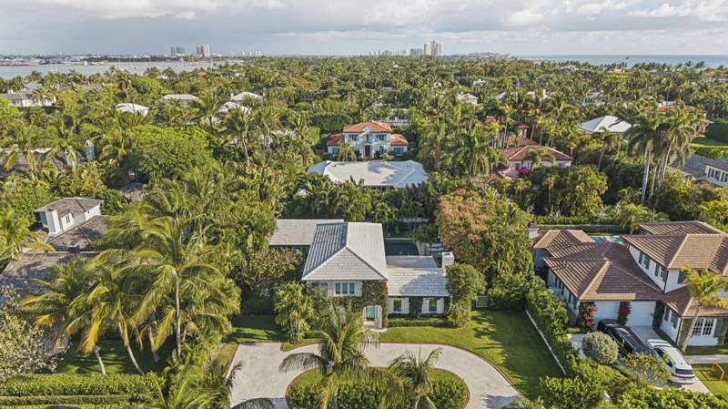 4 bedroom Single Family Residence at 255 El Pueblo Way, El Encanto, Palm Beach — photo 5