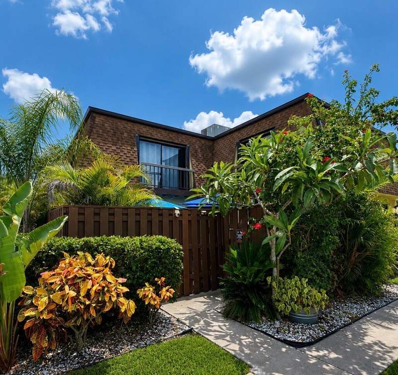 2 bedroom Townhouse at 110 N Delaware Boulevard #11A, Sims Creek Phase II, Jupiter — photo 2