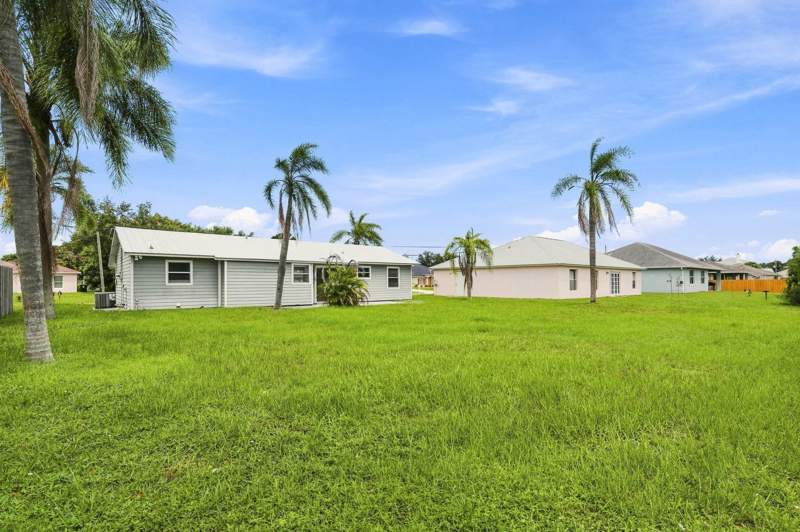 3 bedroom Single Family Residence at 3873 SW Daisy Street, Port St Lucie Section 22, Port St. Lucie — photo 4