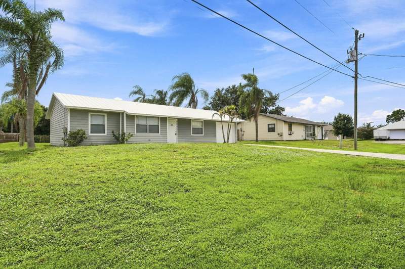 3 bedroom Single Family Residence at 3873 SW Daisy Street, Port St Lucie Section 22, Port St. Lucie — photo 2