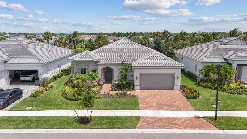 3 bedroom Single Family Residence at 10799 Stellar Circle, Avondale At Avenir, Palm Beach Gardens — photo 2