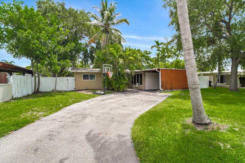 3 bedroom Single Family Residence at 308 NW 27th Street, Babco Heights, Wilton Manors — photo 1